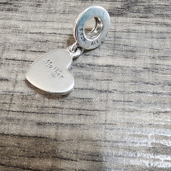 Pandora Mother Heart Charm - Picture 2 of 4